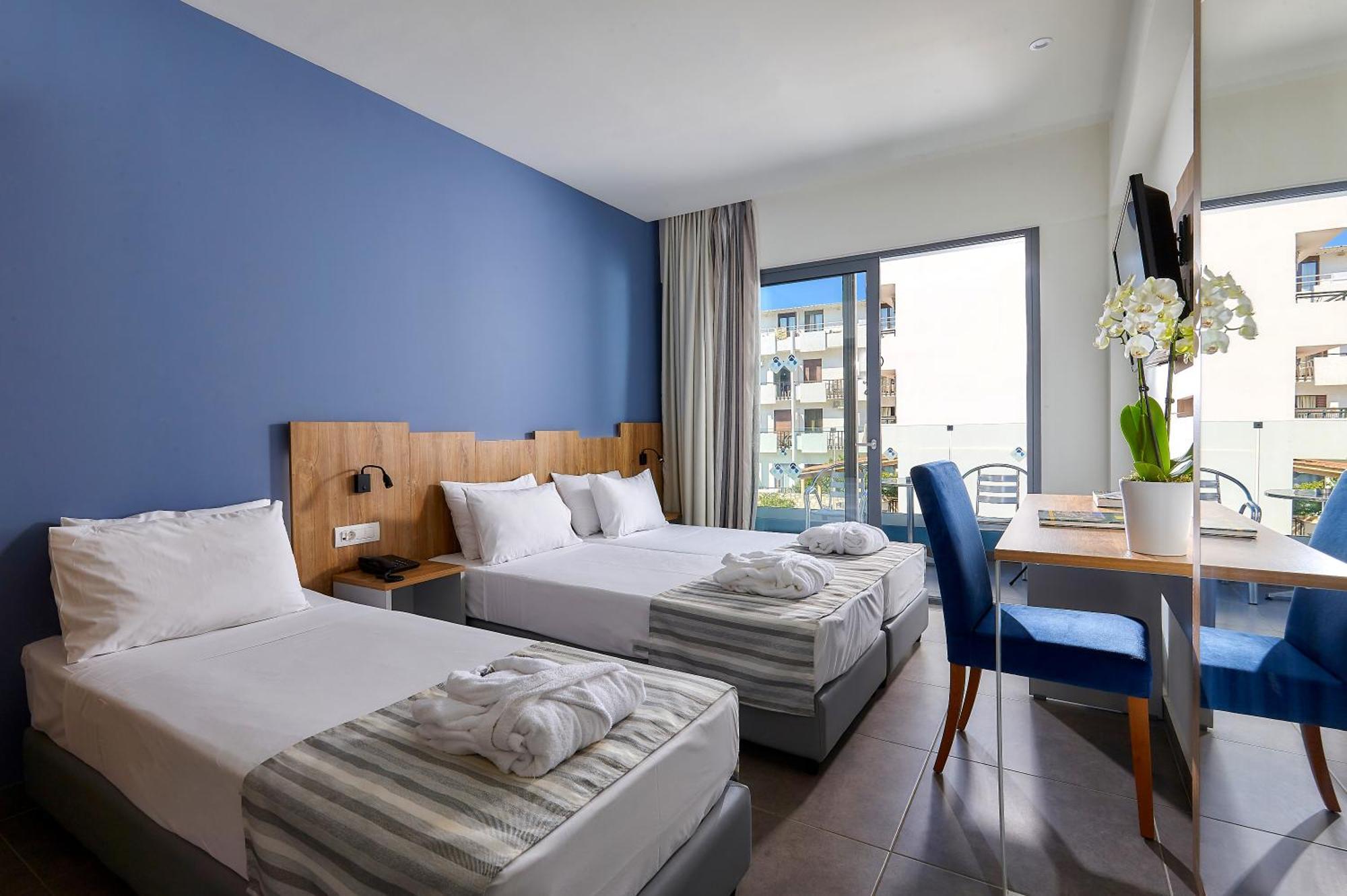 Pollis Hotel Hersonissos  Bagian luar foto