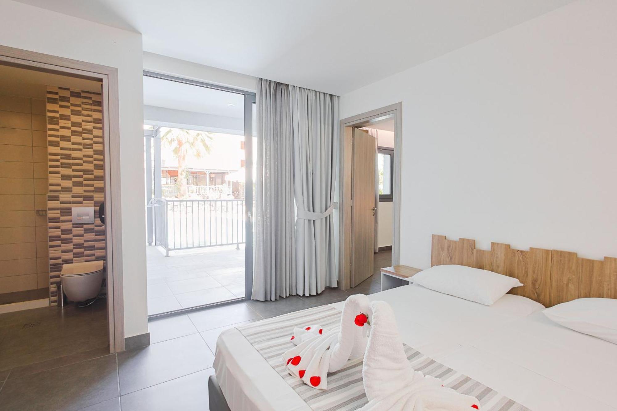Pollis Hotel Hersonissos  Bagian luar foto