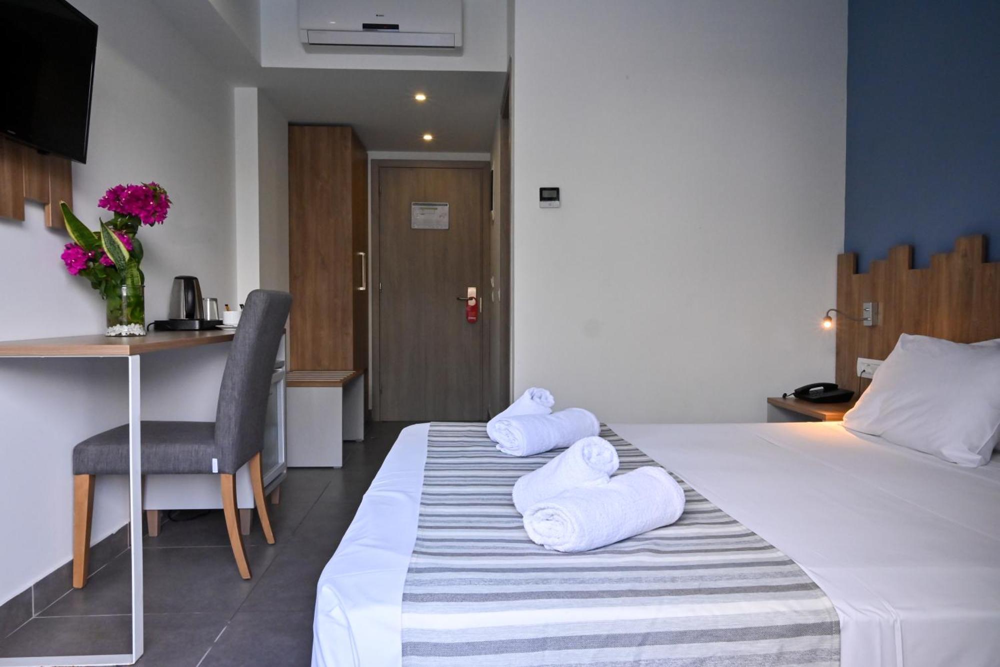 Pollis Hotel Hersonissos  Bagian luar foto