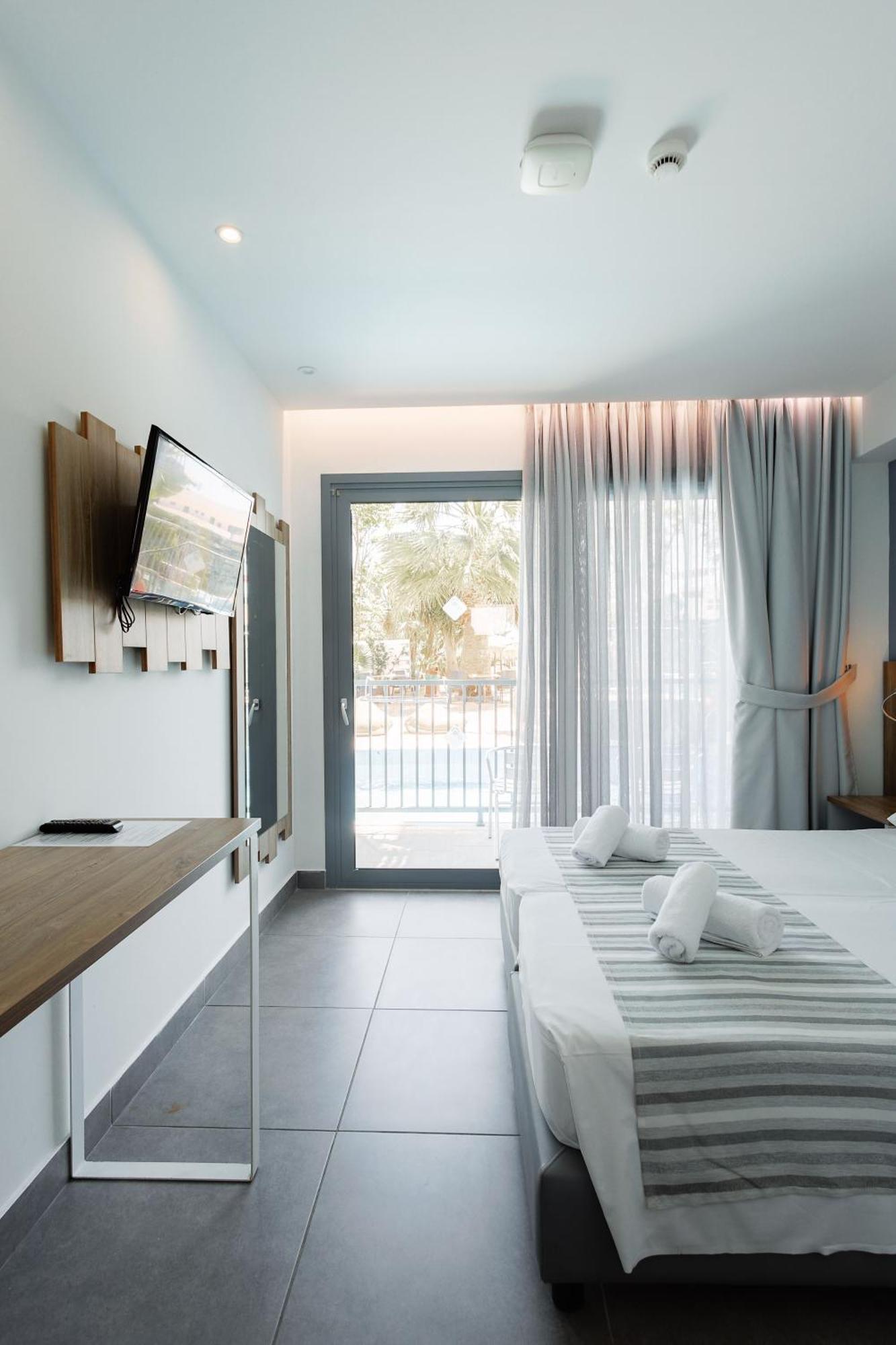Pollis Hotel Hersonissos  Bagian luar foto