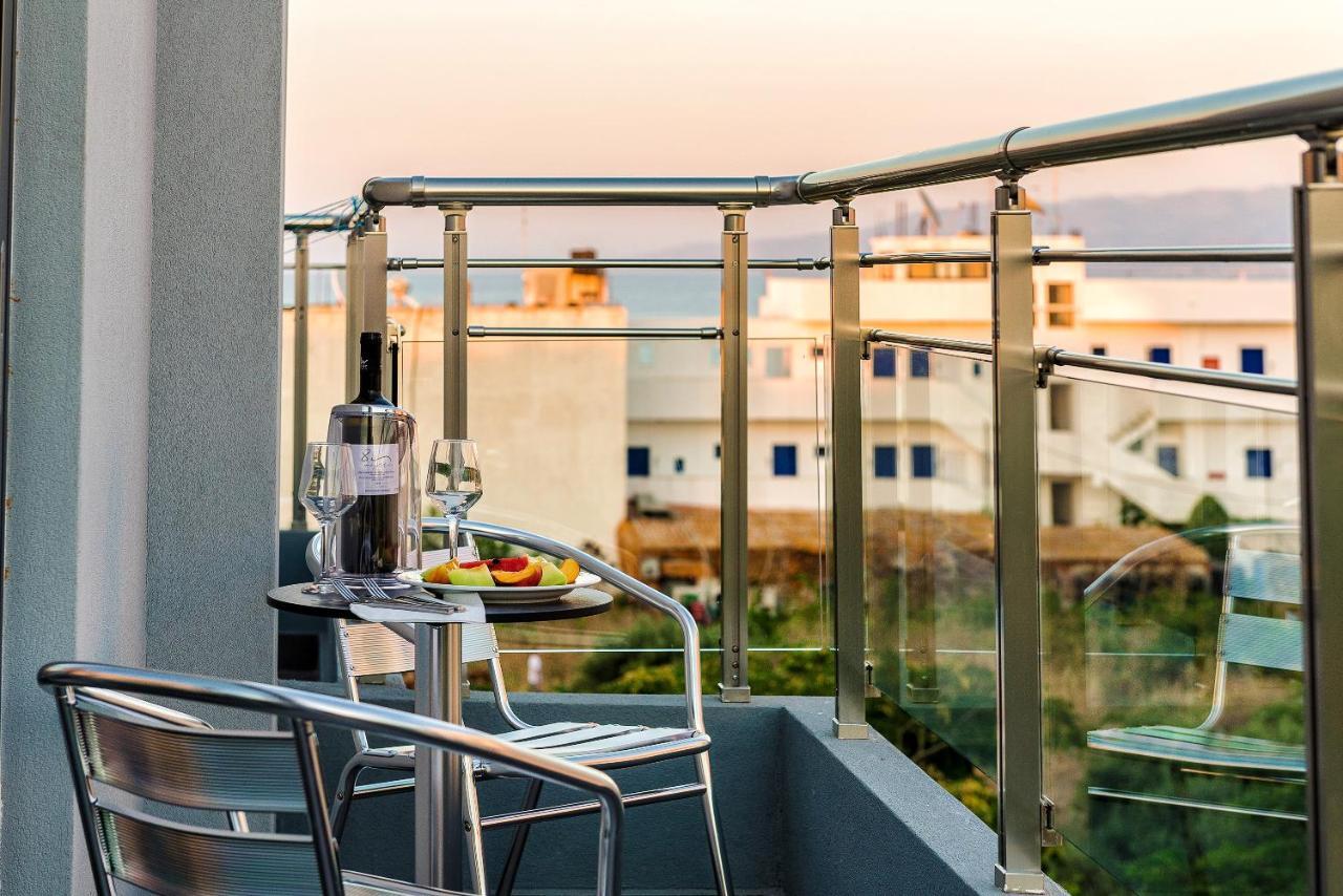 Pollis Hotel Hersonissos  Bagian luar foto